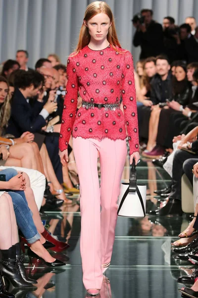 Look 1